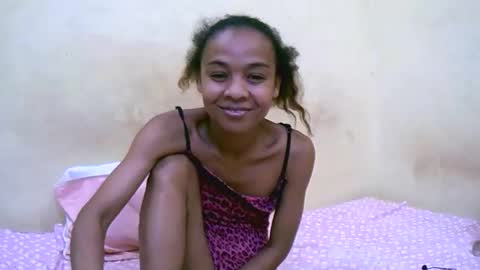 bella193999 online show from 12.20.25