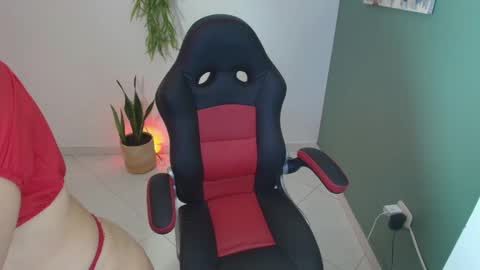 Snapshot of bella_99x chatting on 01.30.25 Bel 3 online show from 01.30.25