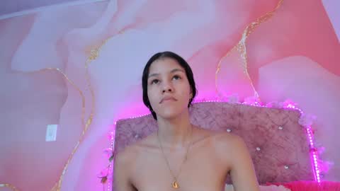 Snapshot of bella__sweets chatting on 01.29.25 Melanie online show from 01.29.25