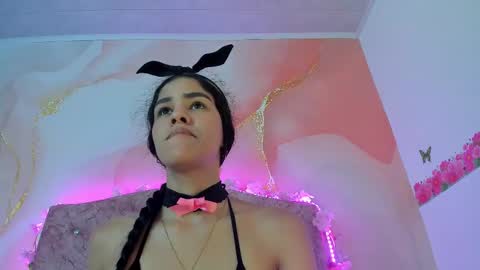 Snapshot of bella__sweets chatting on 02.13.25 Melanie online show from 02.13.25