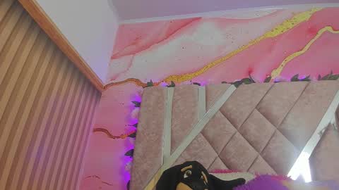 Snapshot of bella__sweets chatting on 02.11.26 Melanie online show from 02.11.26