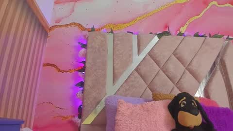 Snapshot of bella__sweets chatting on 02.21.26 Melanie online show from 02.21.26