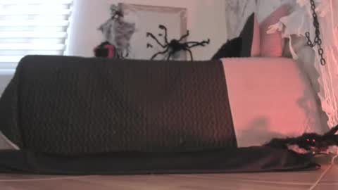 Dessi  online show from 10.29.25