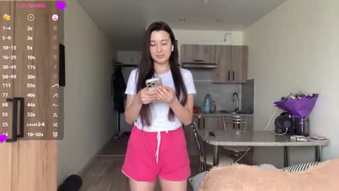 Snapshot of bella_gasp chatting on 06.26.26 Jane online show from 06.26.26