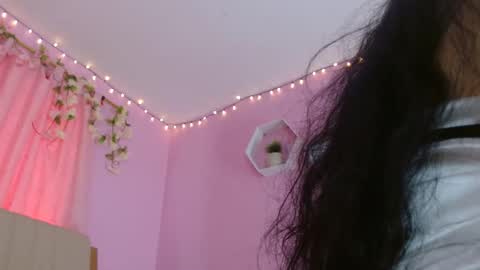 Snapshot of bella_gentle chatting on 02.15.25 bella_gentle online show from 02.15.25