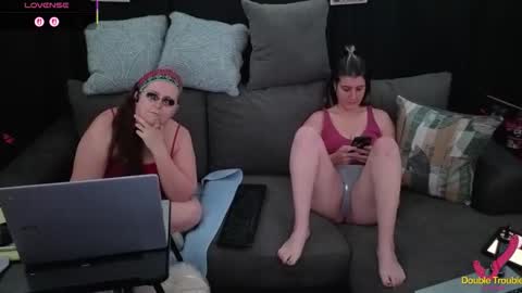 Bella James online show from 12.17.25