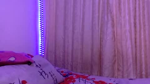 Snapshot of bella_mc chatting on 11.30.25 bella_mc online show from 11.30.25