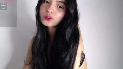 Snapshot of bella_musee chatting on 01.30.25   online show from 01.30.25