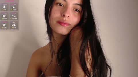 Snapshot of bella_musee chatting on 02.02.25   online show from 02.02.25