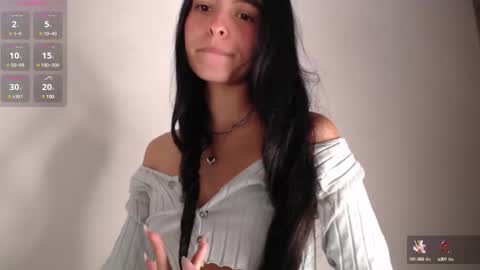 Snapshot of bella_musee chatting on 02.11.25   online show from 02.11.25