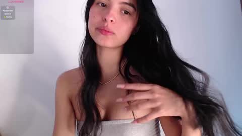 Snapshot of bella_musee chatting on 02.21.25   online show from 02.21.25