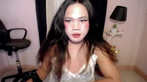 Snapshot of bella_ngo chatting on 06.17.26 bella_ngo online show from 06.17.26