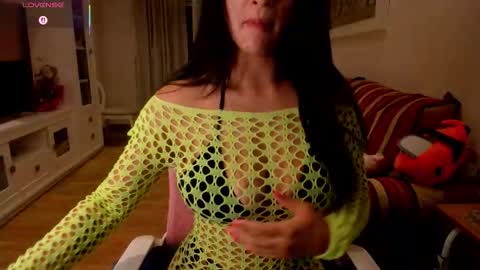 bella_pocahontas3 online show from 10.15.25