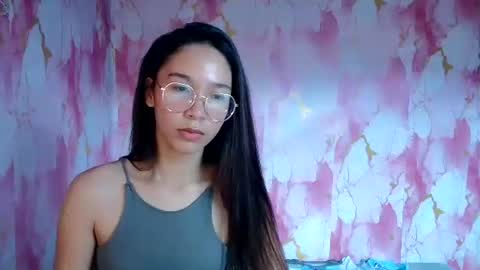 Snapshot of bella_saero chatting on 06.11.26 bella online show from 06.11.26