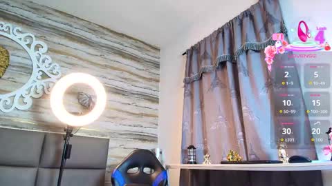 Snapshot of bella_salvatore chatting on 09.12.25     online show from 09.12.25