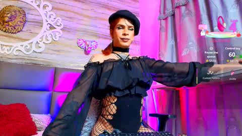 Snapshot of bella_salvatore chatting on 09.28.25     online show from 09.28.25