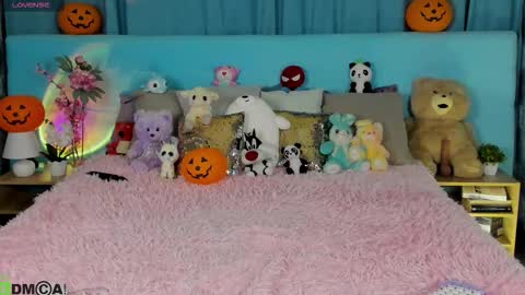 Bella online show from 10.28.25