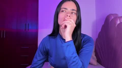 Valeria Model Independent online show from 10.19.25