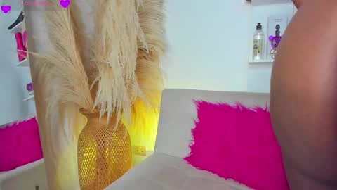 Bella Dajud online show from 03.02.25