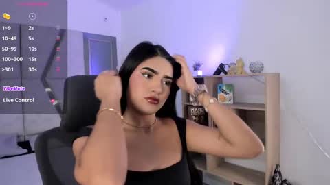 Snapshot of bellaastorm chatting on 09.16.25 bellaastorm online show from 09.16.25