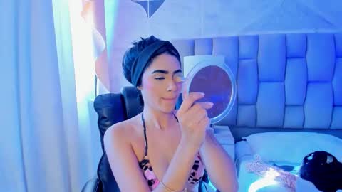Snapshot of bellaastorm chatting on 10.17.25 bellaastorm online show from 10.17.25