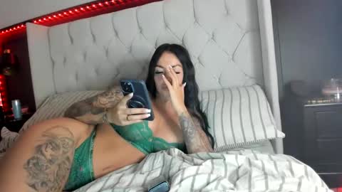 Snapshot of bellablackuk chatting on 05.28.26 Bella Black online show from 05.28.26