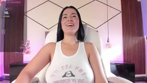 Snapshot of bellaclaiir chatting on 07.13.26 Bella Clair online show from 07.13.26