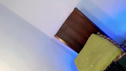 Bella rowt online show from 11.09.25