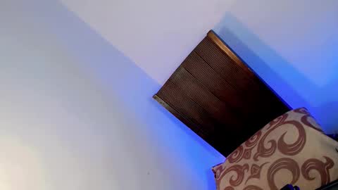 Bella rowt online show from 11.12.25