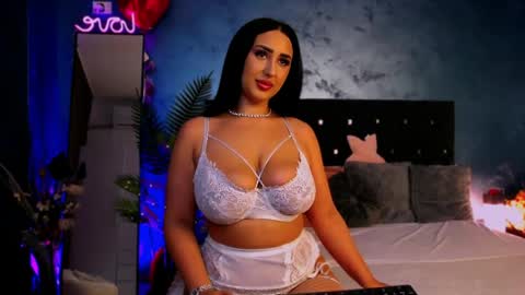 Snapshot of bellafun_ chatting on 03.30.26 Bella online show from 03.30.26