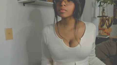 Snapshot of bellahproudly chatting on 06.06.26 Bellah online show from 06.06.26