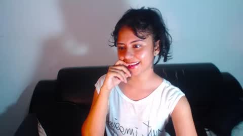 Snapshot of bellaluxxs chatting on 06.13.26 MY NAME IS BELL online show from 06.13.26