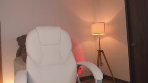 Snapshot of bellamia_ chatting on 06.21.26 Bella Mia online show from 06.21.26