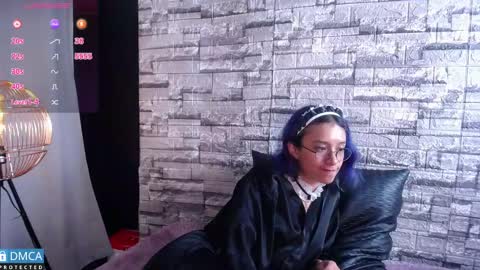   online show from 02.04.25