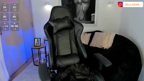 Snapshot of bellarossii chatting on 01.12.26 CALL ME BELLA online show from 01.12.26