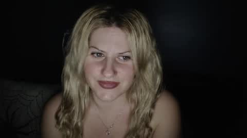 Snapshot of bellastar84 chatting on 02.10.25 Starr40 online show from 02.10.25