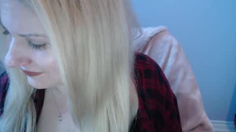 Snapshot of bellastar84 chatting on 02.18.25 Starr40 online show from 02.18.25