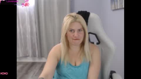 Snapshot of bellastar84 chatting on 09.18.25 Starr40 online show from 09.18.25