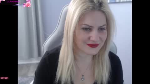 Snapshot of bellastar84 chatting on 10.02.25 Starr40 online show from 10.02.25