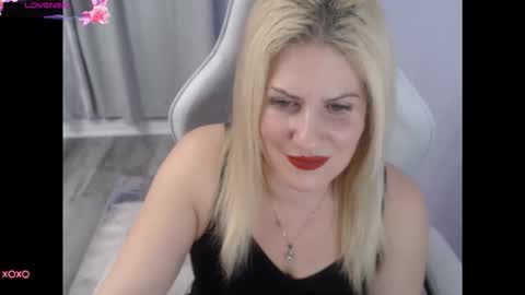 Snapshot of bellastar84 chatting on 10.03.25 Starr40 online show from 10.03.25