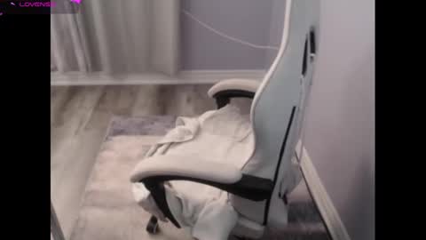 Snapshot of bellastar84 chatting on 10.22.25 Starr40 online show from 10.22.25