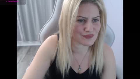 Snapshot of bellastar84 chatting on 10.24.25 Starr40 online show from 10.24.25