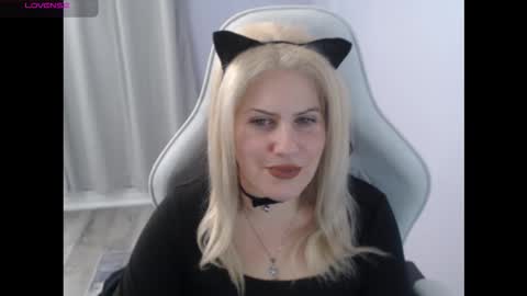 Snapshot of bellastar84 chatting on 10.29.25 Starr40 online show from 10.29.25