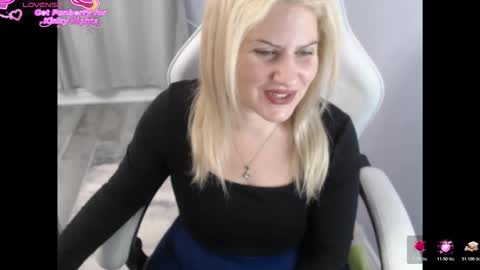 Snapshot of bellastar84 chatting on 11.06.25 Starr40 online show from 11.06.25