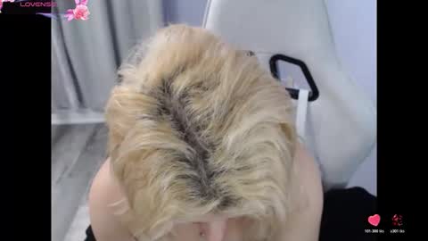 Snapshot of bellastar84 chatting on 11.20.25 Starr40 online show from 11.20.25