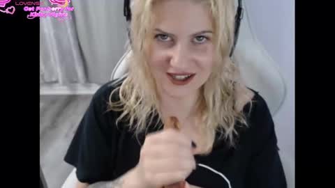 Snapshot of bellastar84 chatting on 11.24.25 Starr40 online show from 11.24.25