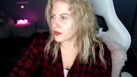 Snapshot of bellastar84 chatting on 01.08.26 Starr40 online show from 01.08.26