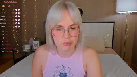 Bella online show from 10.12.25