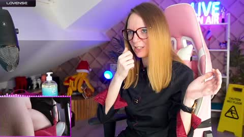 Snapshot of belle_alice chatting on 01.20.25 Alice online show from 01.20.25