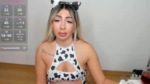 LucyJelly online show from 01.11.25